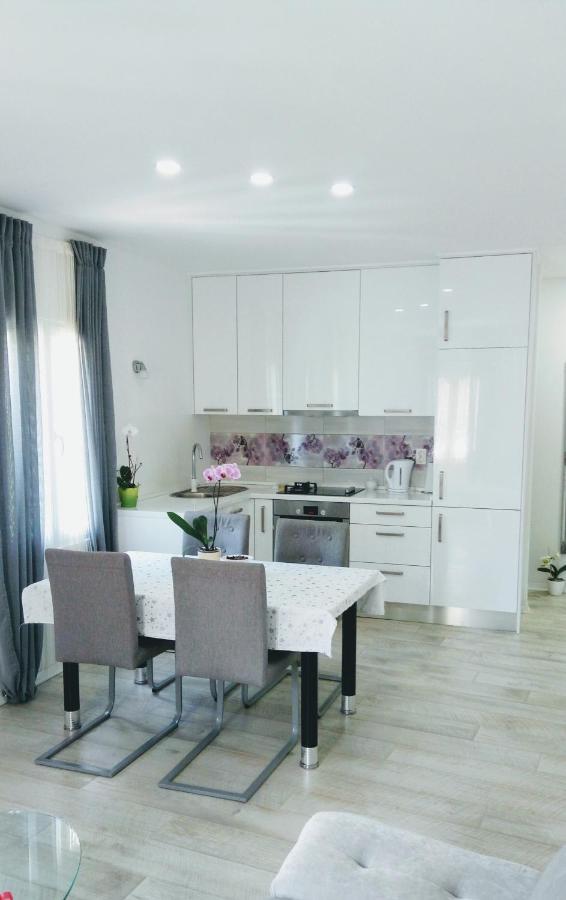 Apartment Davorka Макарска Экстерьер фото